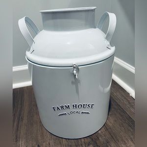 Large farmhouse decorative jug